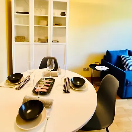 Apartment Holibai Cousina, Tranquilo Y Comodo Apto Con Parking, Baiona, Galicia *